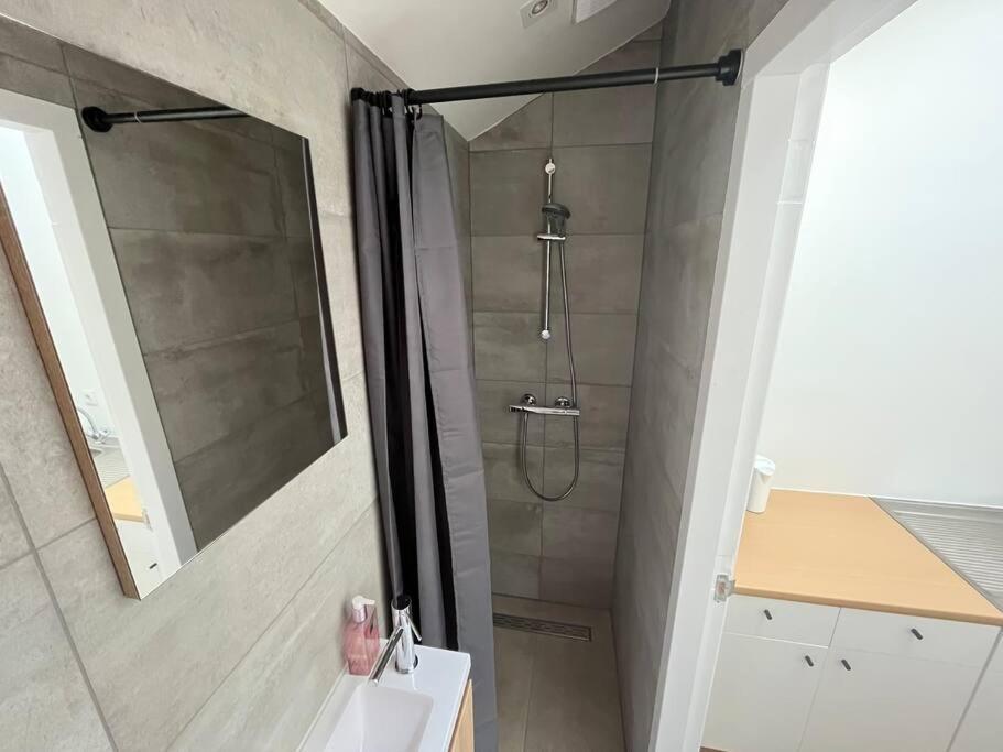 Bed & - Free Parking And Close To Beach! Vakantiehuis *